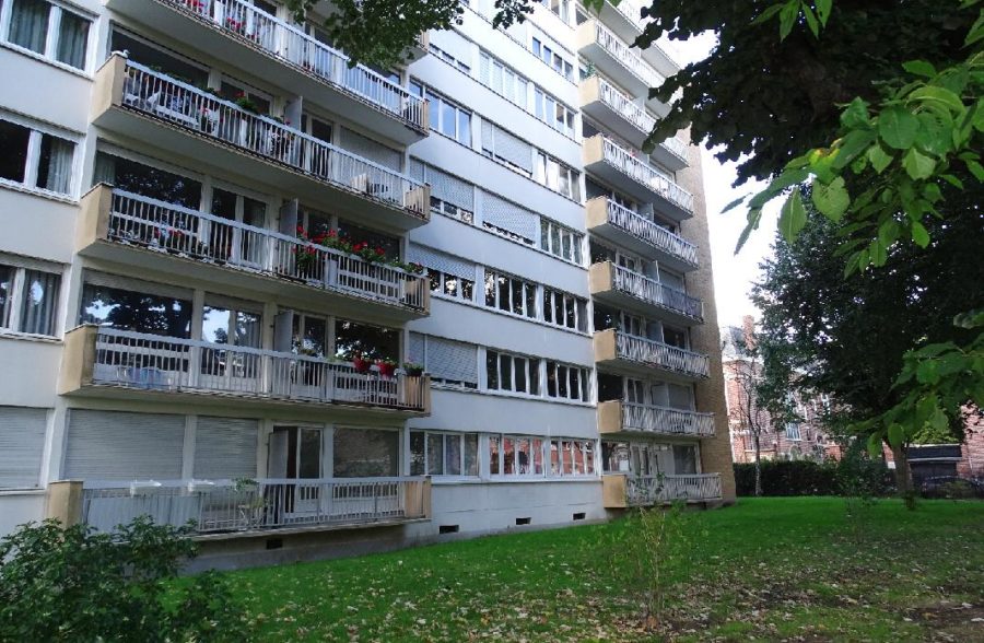 A proximité du Boulevard Gambetta, appartement de type 2 en rez-de-chaussée avec balcon!