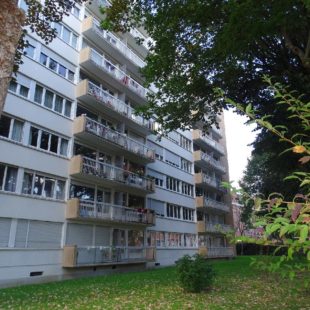 A proximité du Boulevard Gambetta, appartement de type 2 en rez-de-chaussée avec balcon!