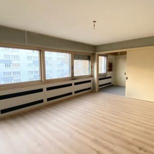 LILLE HYPERCENTRE – Appartement  à rafraichir – 4 pièces 87 m2 + cave + parking